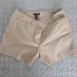 White hause  black market   shorts